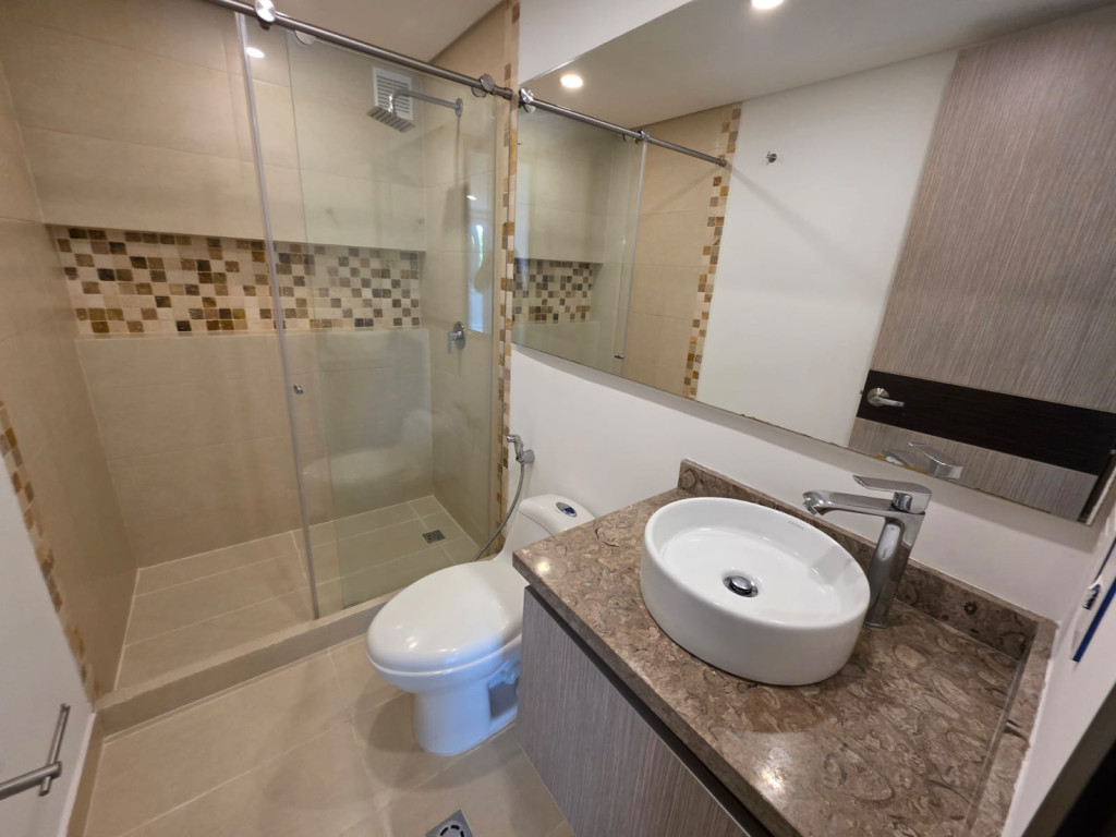 Apartamento En Arriendo - Urbanización La Flora, Cali