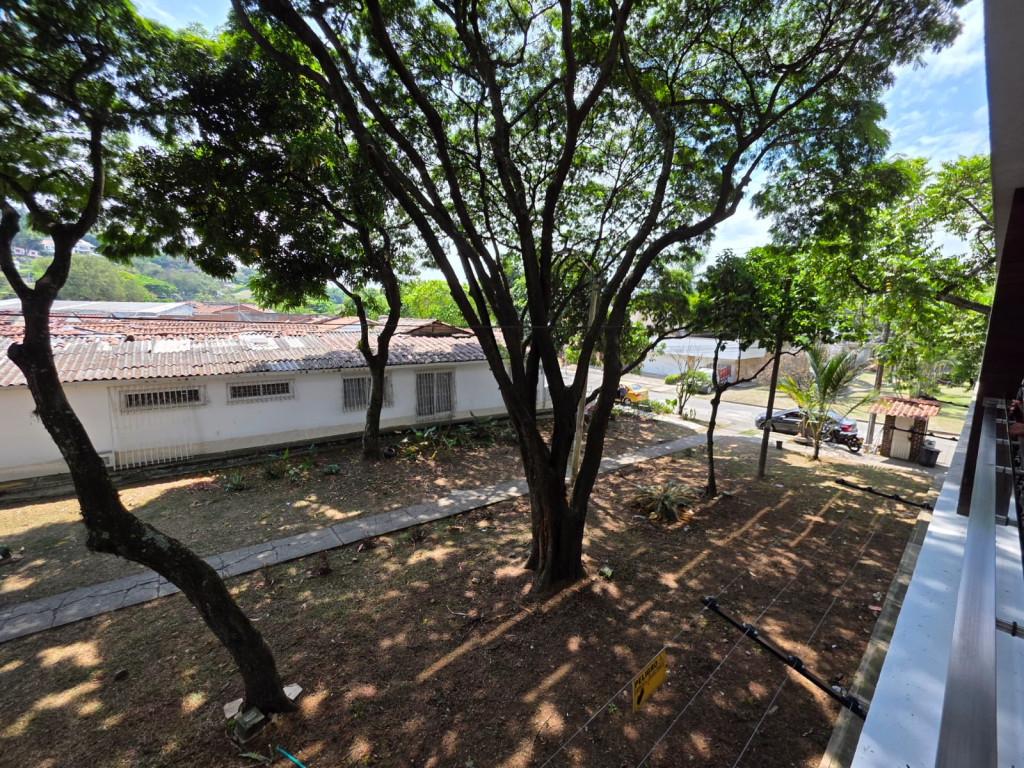 Apartamento En Arriendo - Urbanización La Flora, Cali