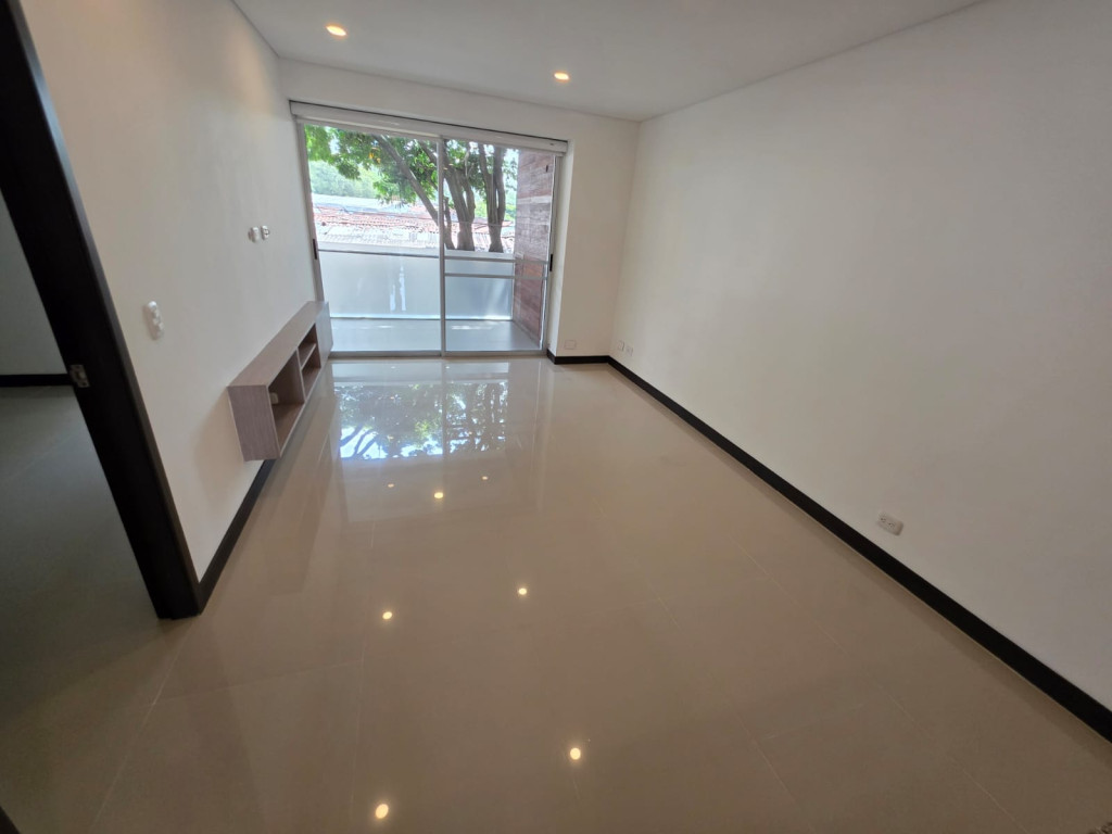 Apartamento En Arriendo - Urbanización La Flora, Cali