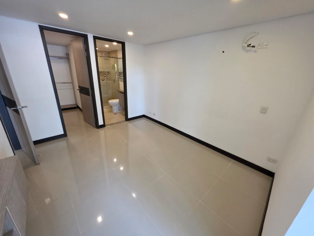Apartamento En Arriendo - Urbanización La Flora, Cali