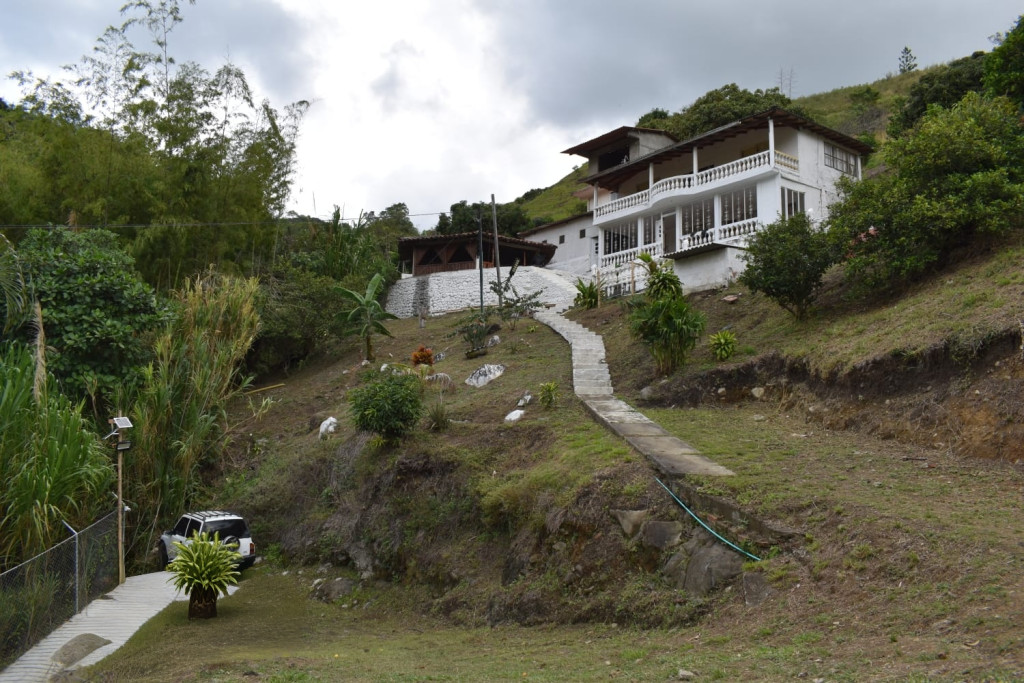 CASA CAMPESTRE en ARRIENDO - vereda, La Cumbre