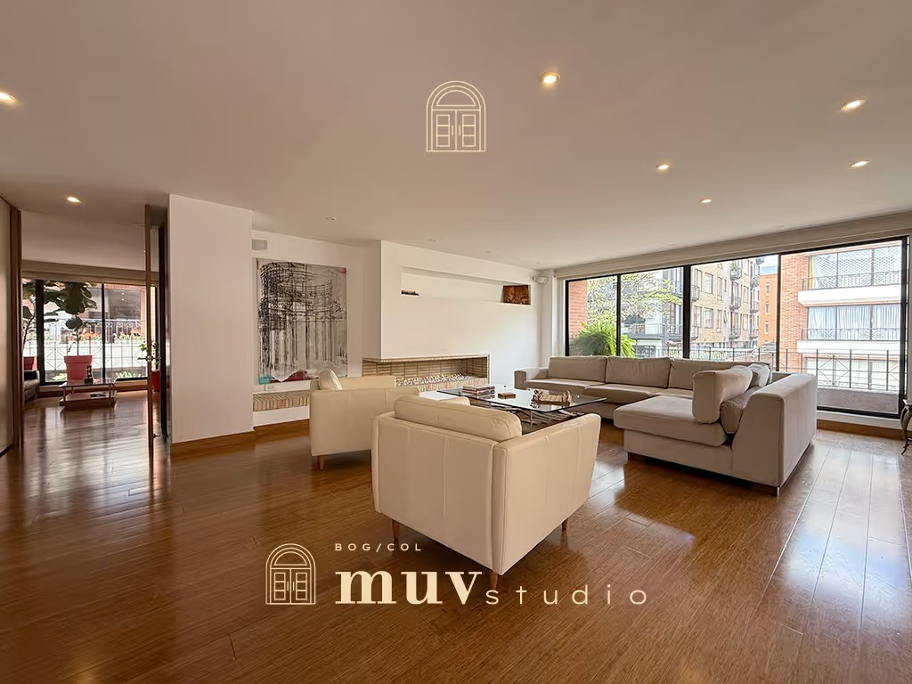 Apartamento en venta en Santa Barbara, Bogotá
