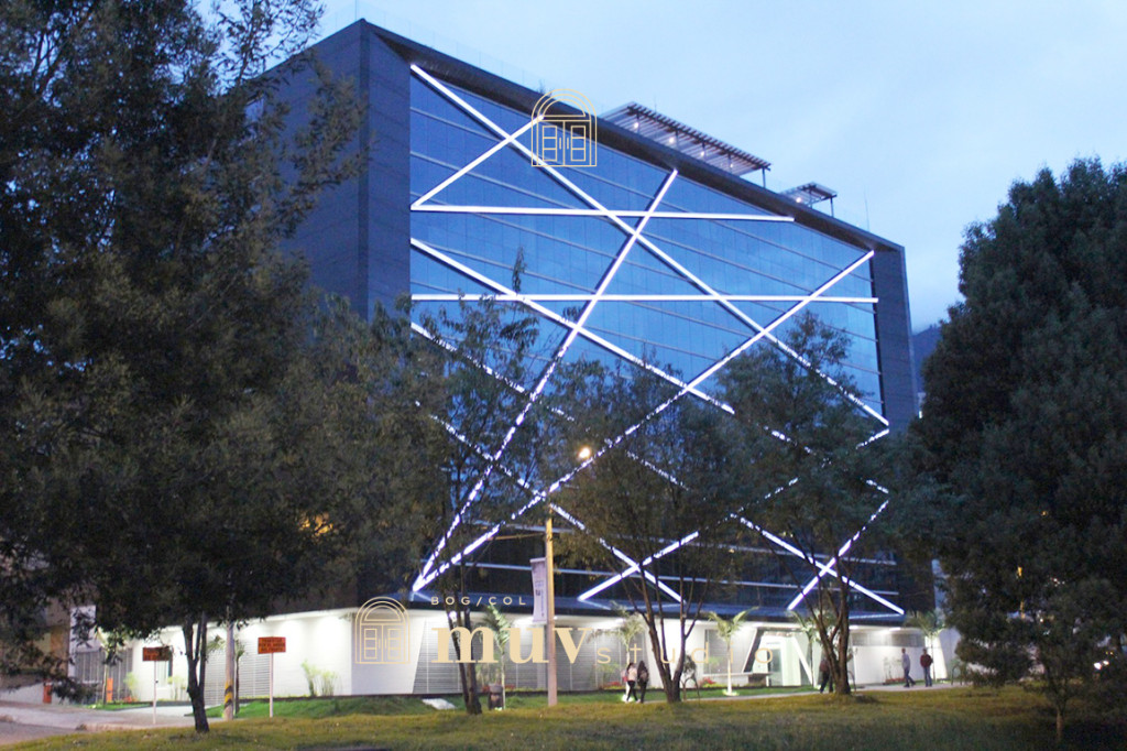 Edificio en Santa Barbara Oriental-Usaquén • Bogotá
