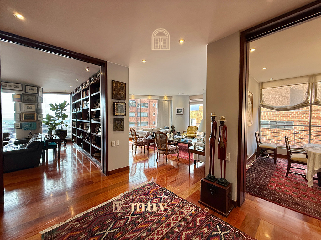 Apartamento en Los Rosales • Bogotá