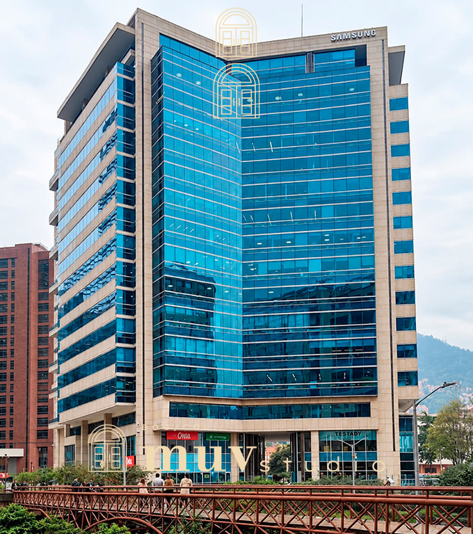 Oficina en Santa Barbara Central-Usaquén • Bogotá