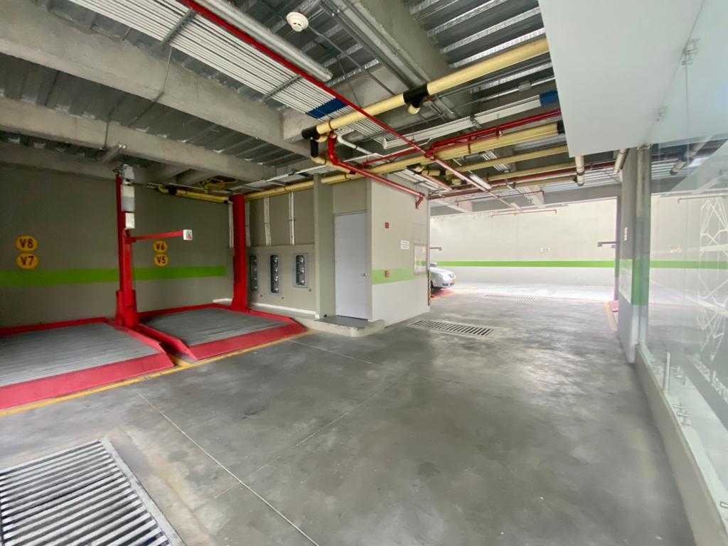 Oficina en venta en La Castellana, Bogotá, 70 m² · foto 3 de 9