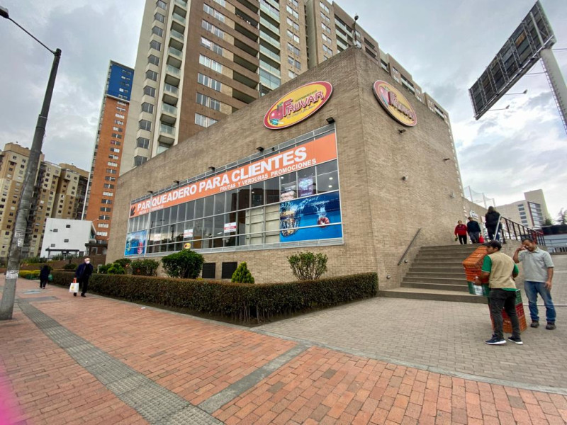 Local En Arriendo - Pontevedra, Bogotá