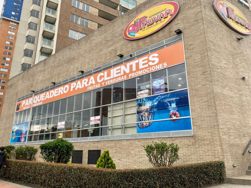 Local En Arriendo - Pontevedra, Bogotá