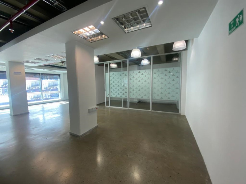 Oficina En Arriendo - Santa Barbara Oriental, Bogotá