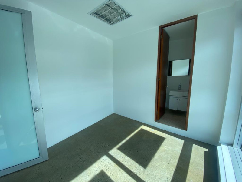 Oficina En Arriendo - Santa Barbara Oriental, Bogotá