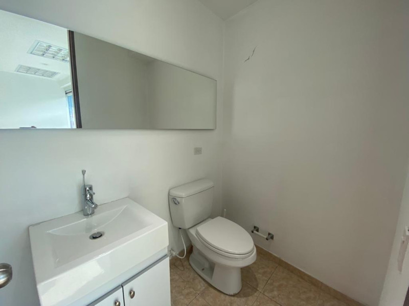 Oficina En Arriendo - Santa Barbara Oriental, Bogotá