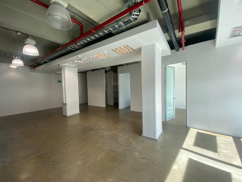 Oficina En Arriendo - Santa Barbara Oriental, Bogotá