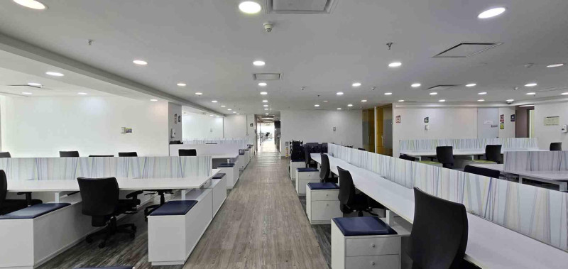 Oficina En Arriendo - Santa Barbara, Bogotá