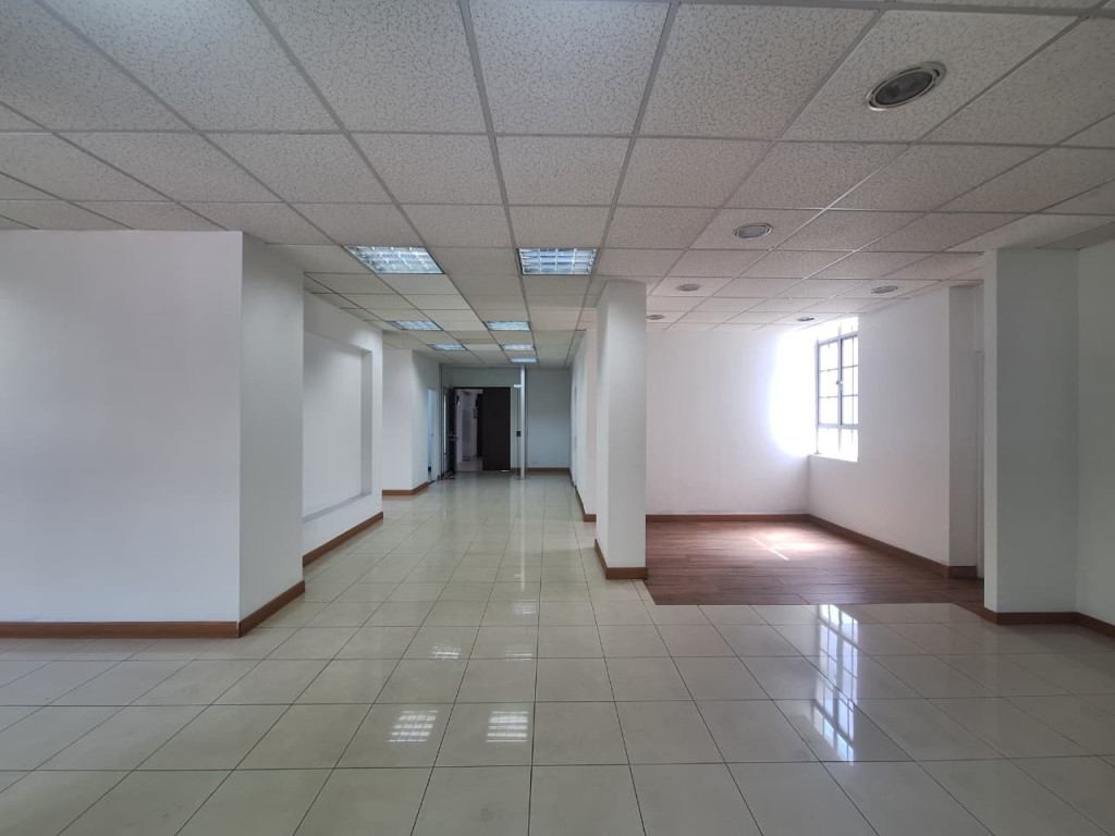 Oficina En Venta - Bella Suiza, Bogotá