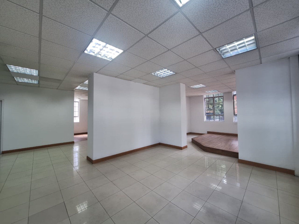 Oficina En Venta - Bella Suiza, Bogotá