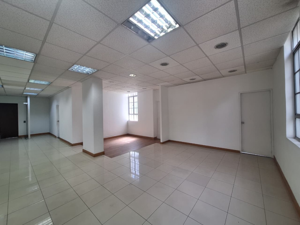 Oficina En Venta - Bella Suiza, Bogotá