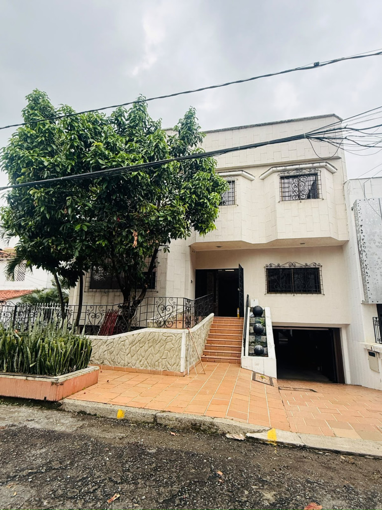 Comercial (casa para comercio) en arriendo - Ciudad Jardín