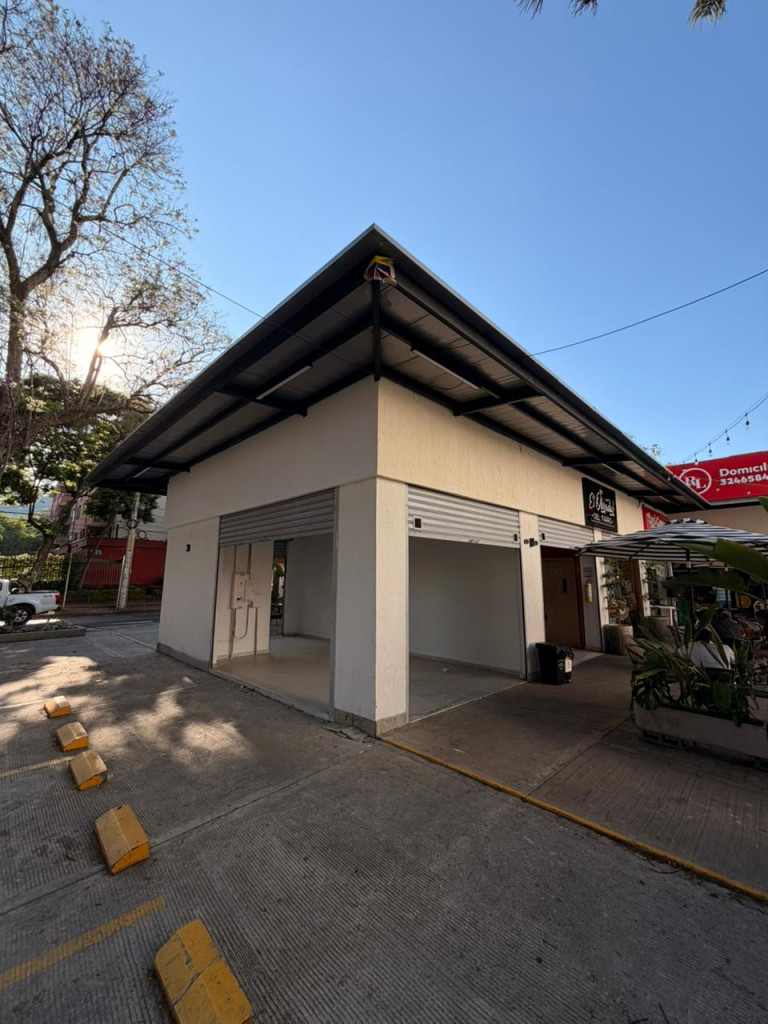 Local en arriendo - El Refugio