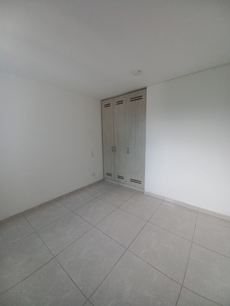 Apartamento En Venta - Club Residencial  Torreon De Varsovia Piso 18, Ibagué