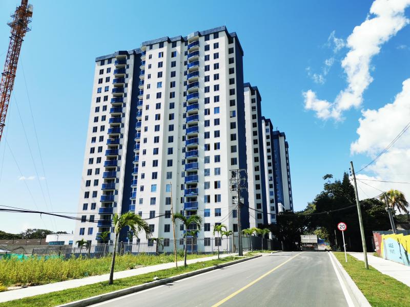 Apartamento En Venta - Club Residencial  Torreon De Varsovia Piso 18, Ibagué