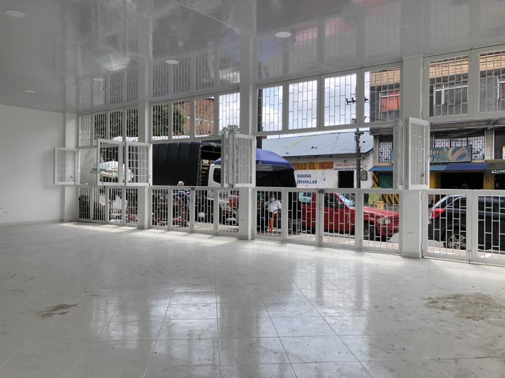 Local En Arriendo - Local 21 Con 3, Ibagué