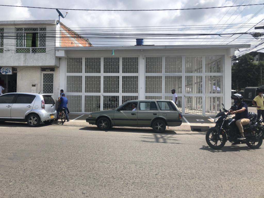 Local En Arriendo - Local 21 Con 3, Ibagué