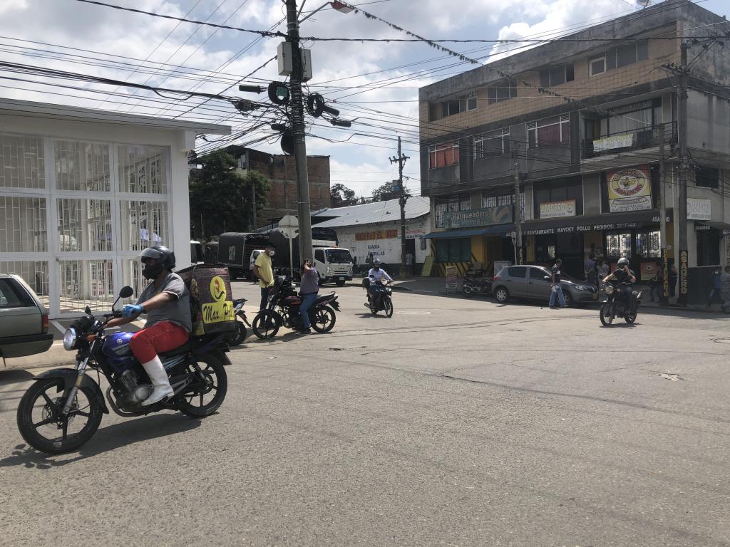 Local En Arriendo - Local 21 Con 3, Ibagué