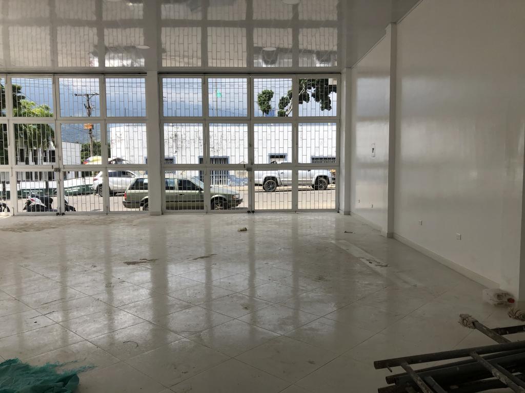 Local En Arriendo - Local 21 Con 3, Ibagué