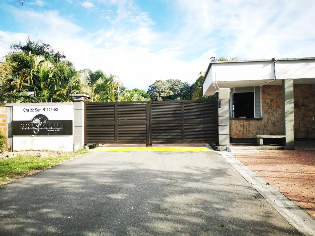 Apartamento En Venta - C.r Golf Club Piso 3, Ibagué
