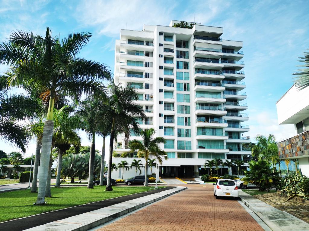 Apartamento En Venta - C.r Golf Club Piso 3, Ibagué