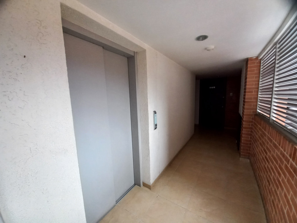 Apartamento En Venta - Altos De Santa Cecilia Piso 9, Ibagué