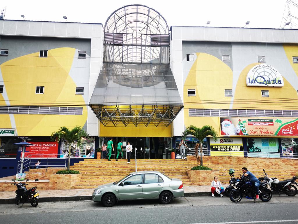 LOCAL en VENTA en CENTRO COMERCIAL LA QUINTA PISO 2 — 2