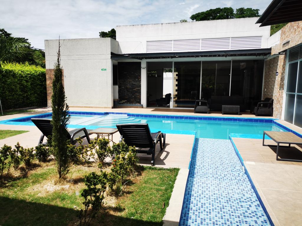 Casa Campestre En Venta - Condominio Las Juanas-Chucuni, Ibagué