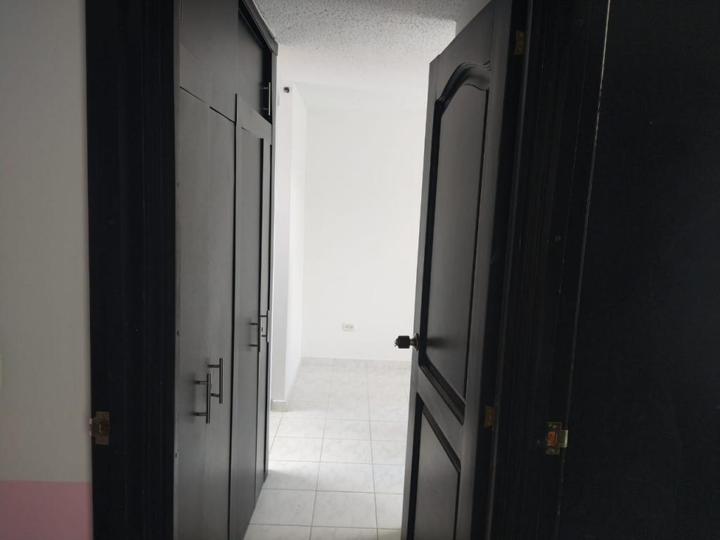 Apartamento En Venta - C.r Mirador De Cantabria Piso 5, Ibagué