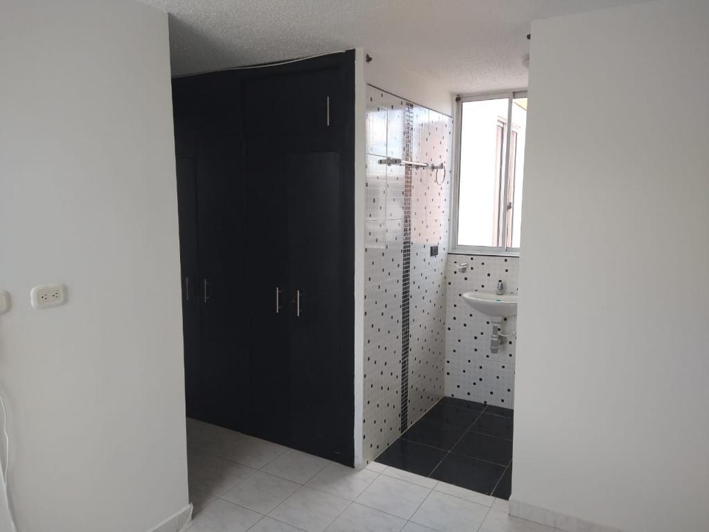 Apartamento En Venta - C.r Mirador De Cantabria Piso 5, Ibagué