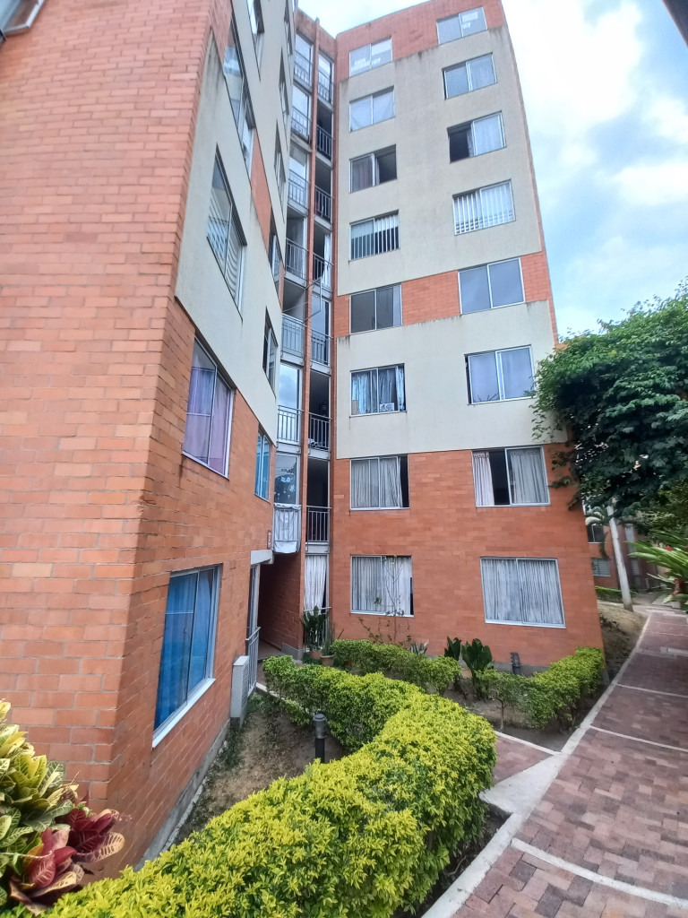 APARTAMENTO en ARRIENDO en CONJUNTO RESIDENCIAL SANTELMO PISO 1 — 5