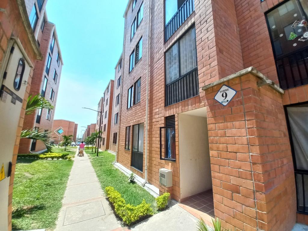 APARTAMENTO en ARRIENDO en CUIDAD TORREON EL ROBLE PISO 4 SIN ASCENSOR — 4