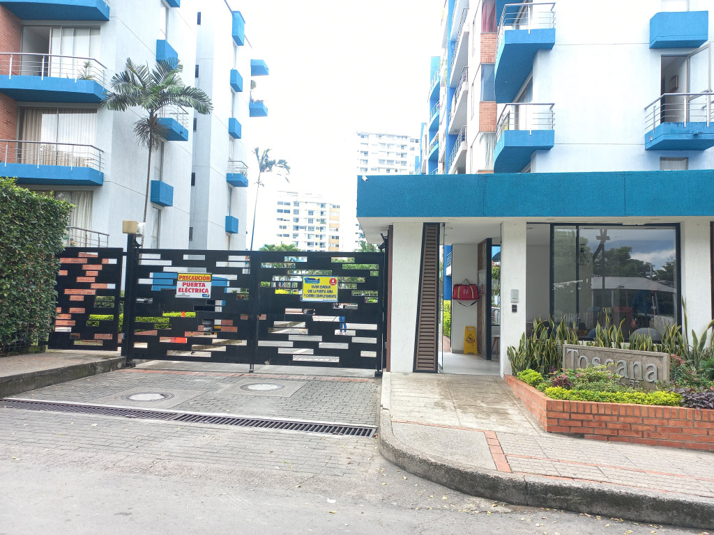 APARTAMENTO en VENTA en CONJUNTO TOSCANA PISO 5 — 3