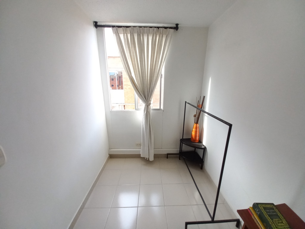 Apartamento En Venta - Torreón De Santa Ana De Zorroza Piso 5 Sin Asc, Ibagué