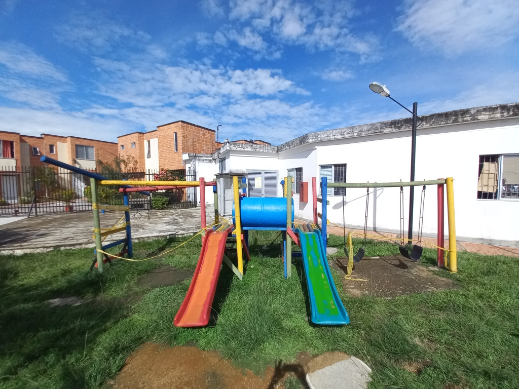 Apartamento En Venta - Torreón De Santa Ana De Zorroza Piso 5 Sin Asc, Ibagué