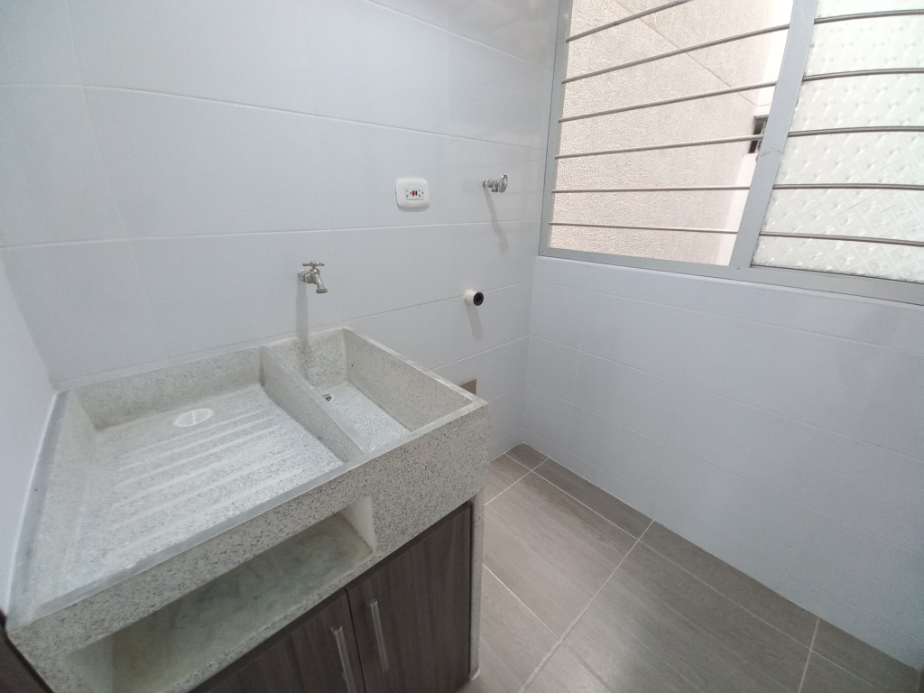 Apartamento En Arriendo - Conjunto Residencial Alminar Samoa Piso 12, Ibagué