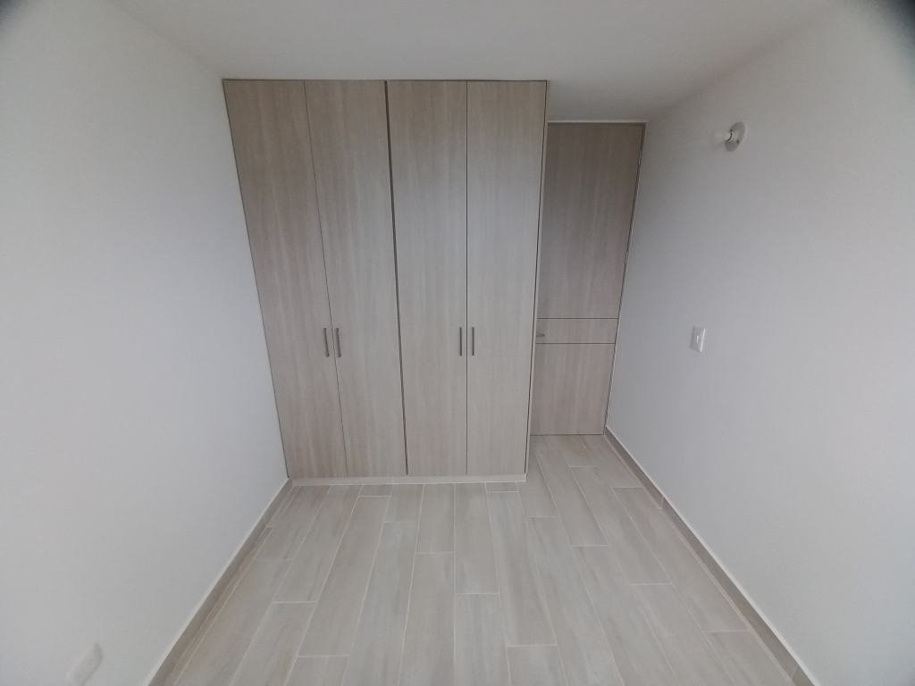 Apartamento En Venta - C.r Bosque Reservado Piso 9, Ibagué