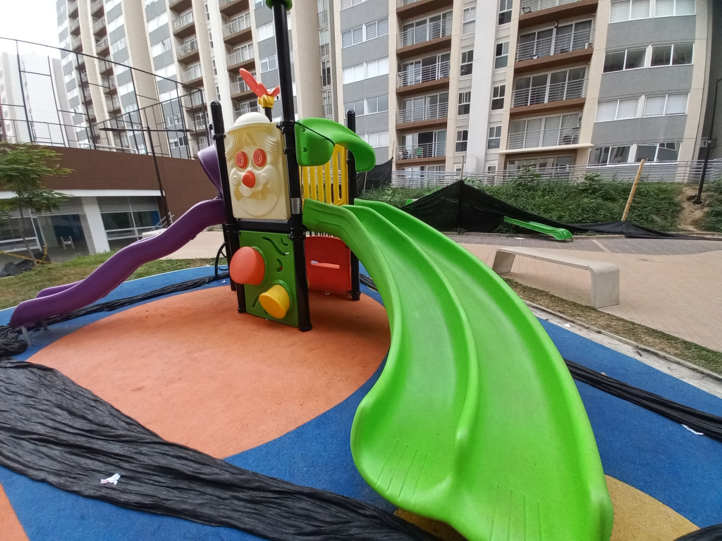 Apartamento En Venta - C.r Bosque Reservado Piso 9, Ibagué