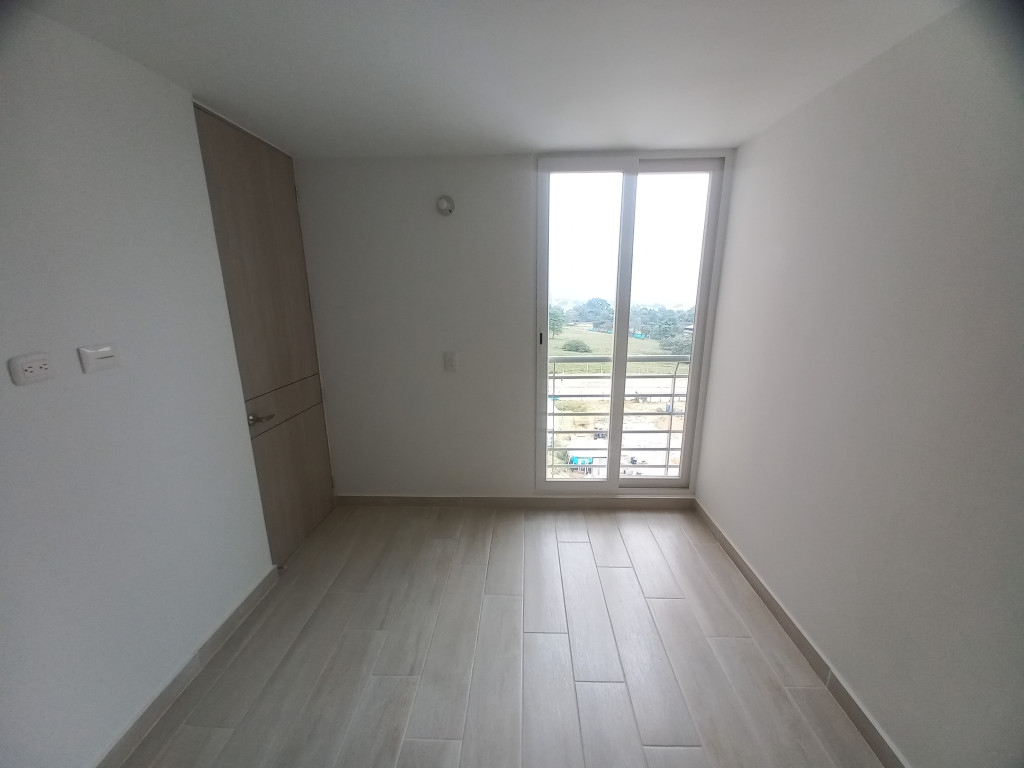 Apartamento En Venta - C.r Bosque Reservado Piso 9, Ibagué