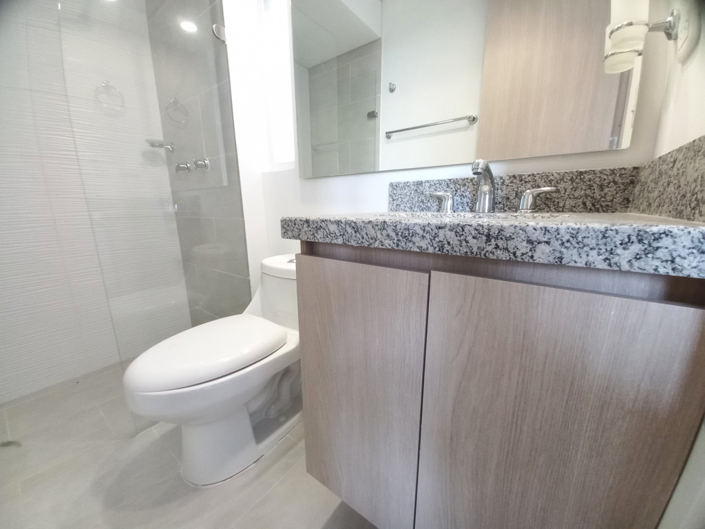 Apartamento En Venta - C.r Bosque Reservado Piso 10, Ibagué