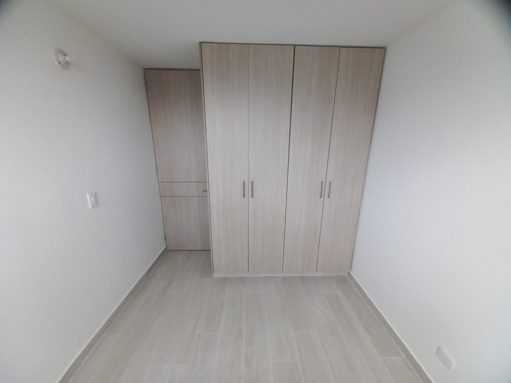 Apartamento En Venta - C.r Bosque Reservado Piso 10, Ibagué