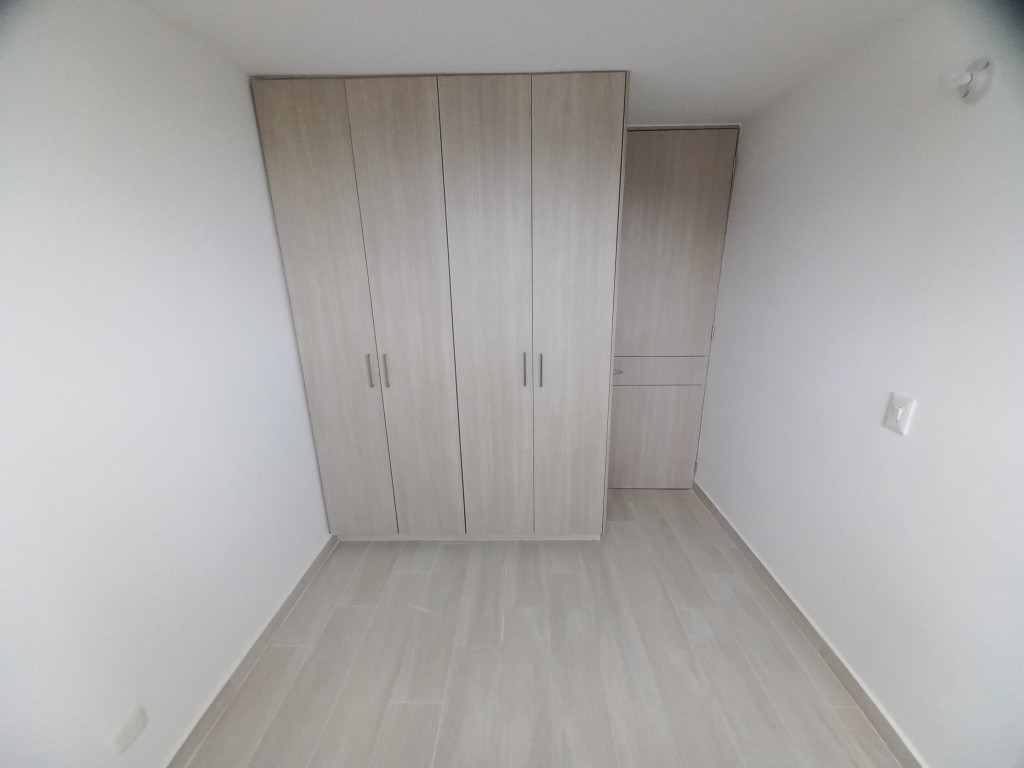 Apartamento En Venta - C.r Bosque Reservado Piso 10, Ibagué