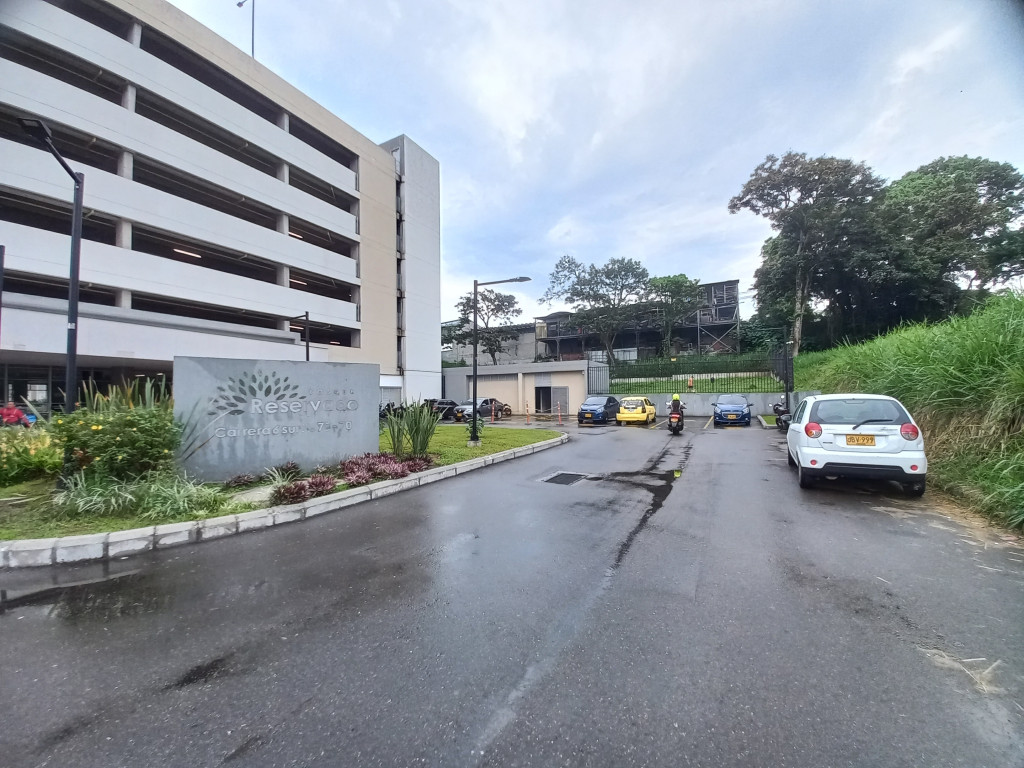 Apartamento En Venta - C.r Bosque Reservado Piso 10, Ibagué