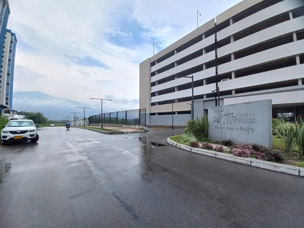 Apartamento En Venta - C.r Bosque Reservado Piso 10, Ibagué