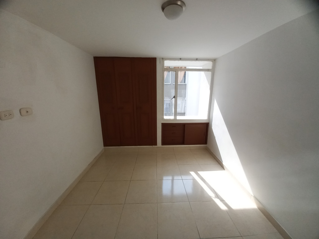Apartamento En Venta - Edificio Ferrocarril Piso 3 Sin Acsensor, Ibagué